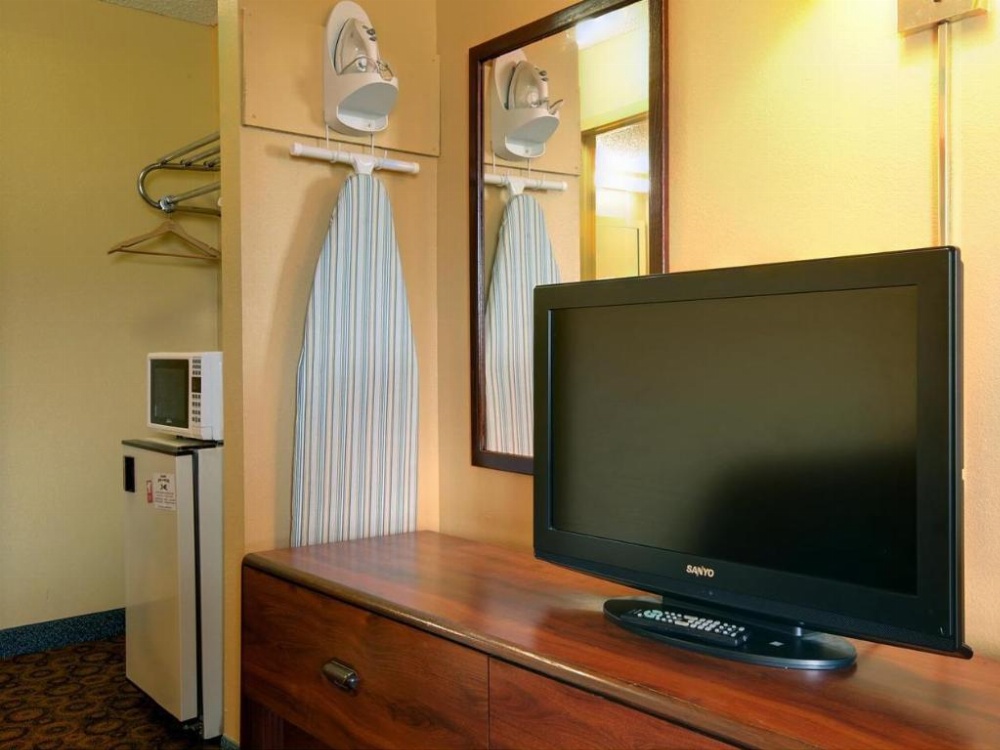 Americas Best Value Inn & Suites Greenwood